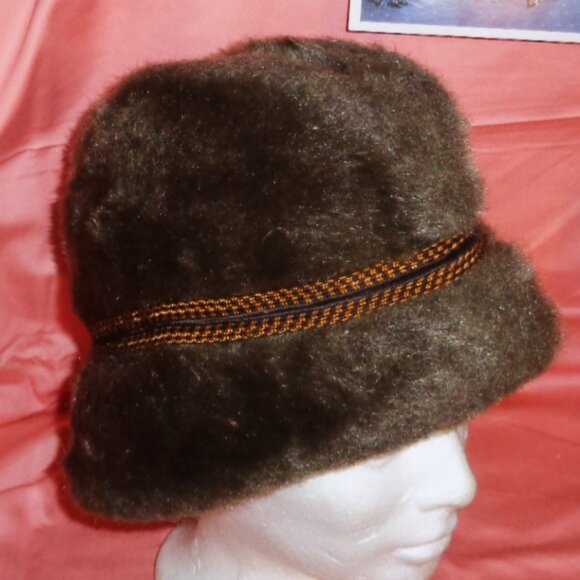 WARM,COMFY BROWN FAUX FUR WINTER HAT WITH EAR COVERS INSIDE-EXCELLENT-AMERICAN - Picture 3 of 11